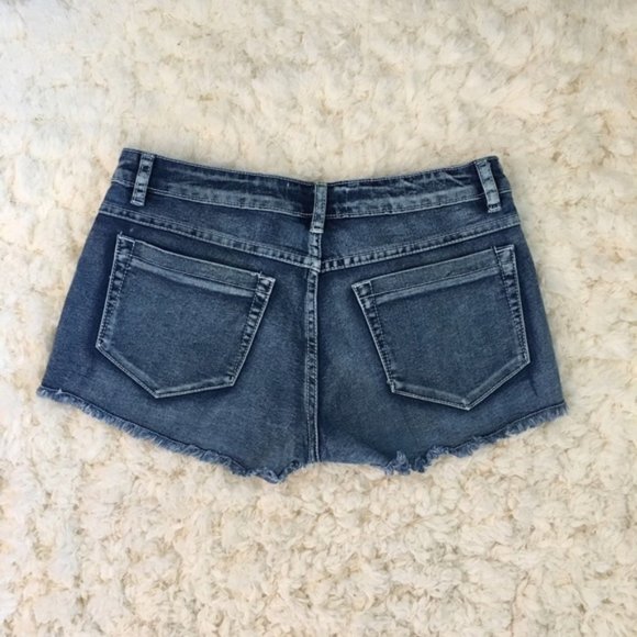 Impressions Sequin Shorts - Picture 4 of 5